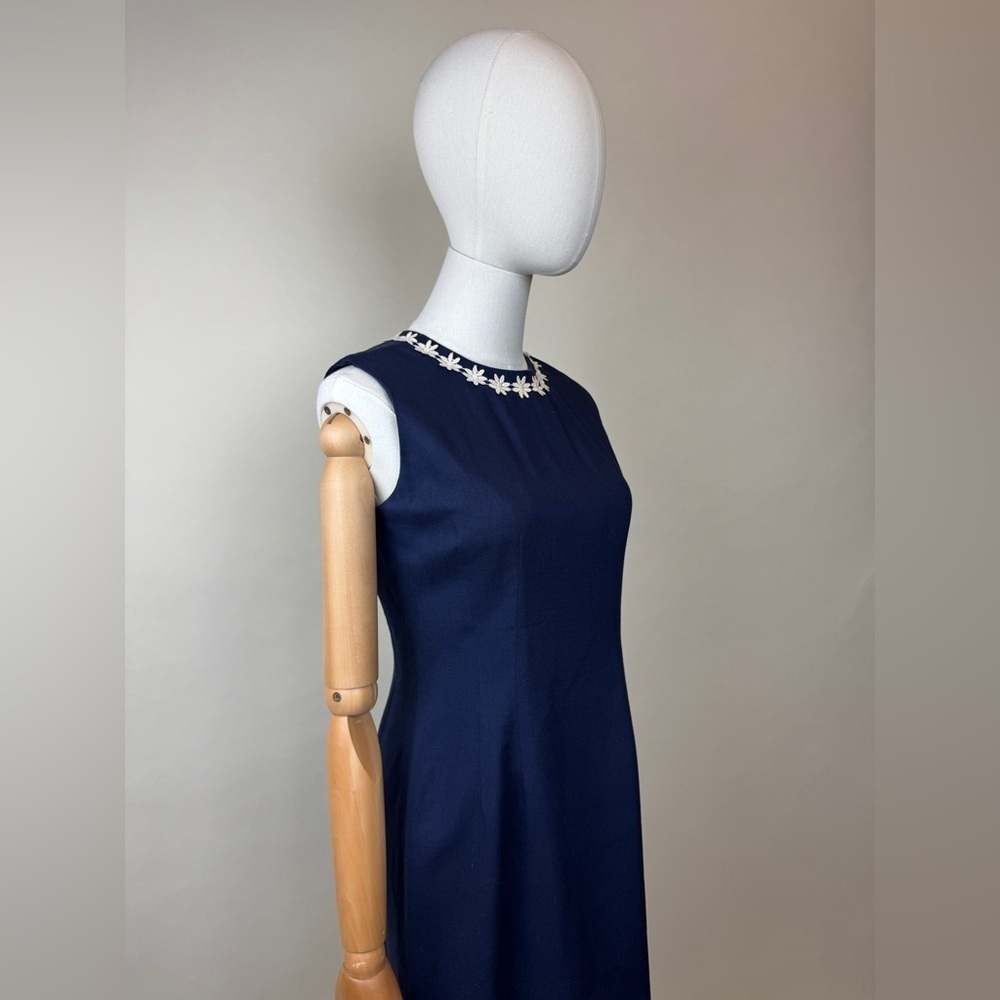 Vintage Navy Blue Linen Shift Dress With Floral Trim - Picture 6 of 10